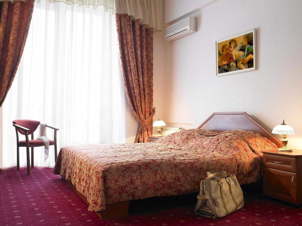 Ukraine Hotel Киев Екстериор снимка