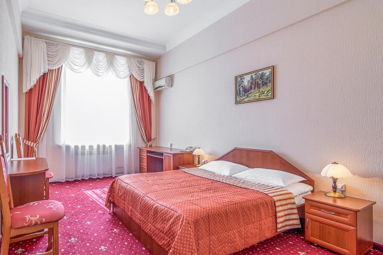 Ukraine Hotel Киев Екстериор снимка